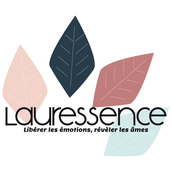 Logo complet Lauressence avec son nom et son slogan.